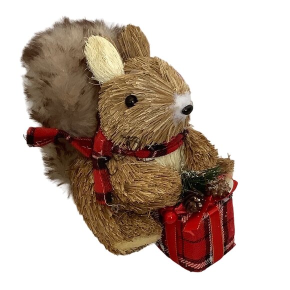 Ashland Christmas Noël Natural Decorative Gift-Giving Squirrel Figurine NEW NWT - Picture 1 of 7